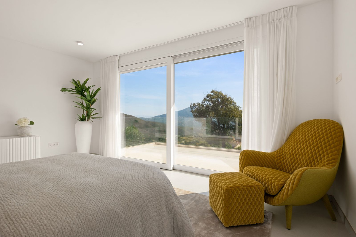 4 Bed Townhouse for sale in La Mairena Costa Del Sol, Málaga, Spain
