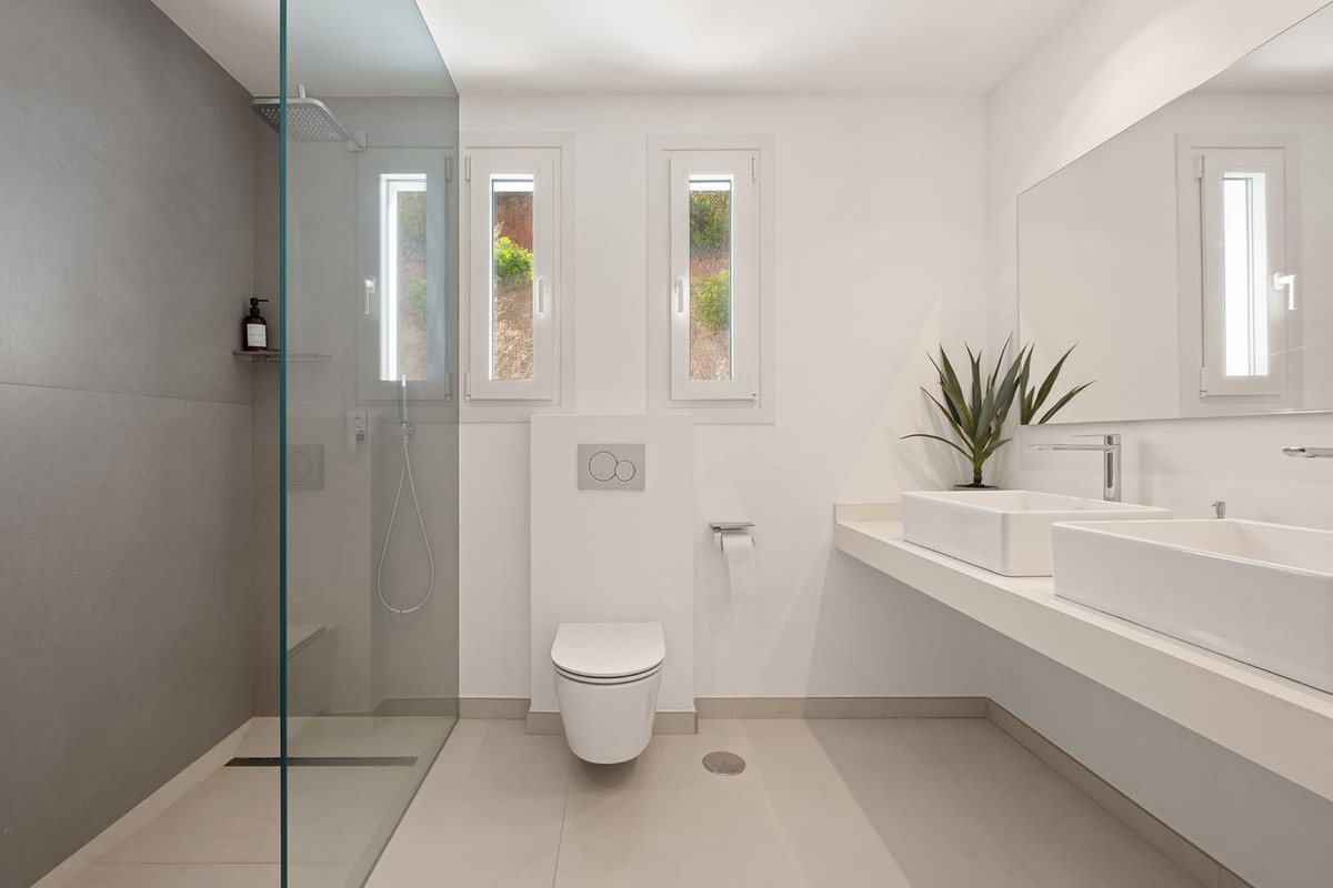 4 Bed Townhouse for sale in La Mairena Costa Del Sol, Málaga, Spain
