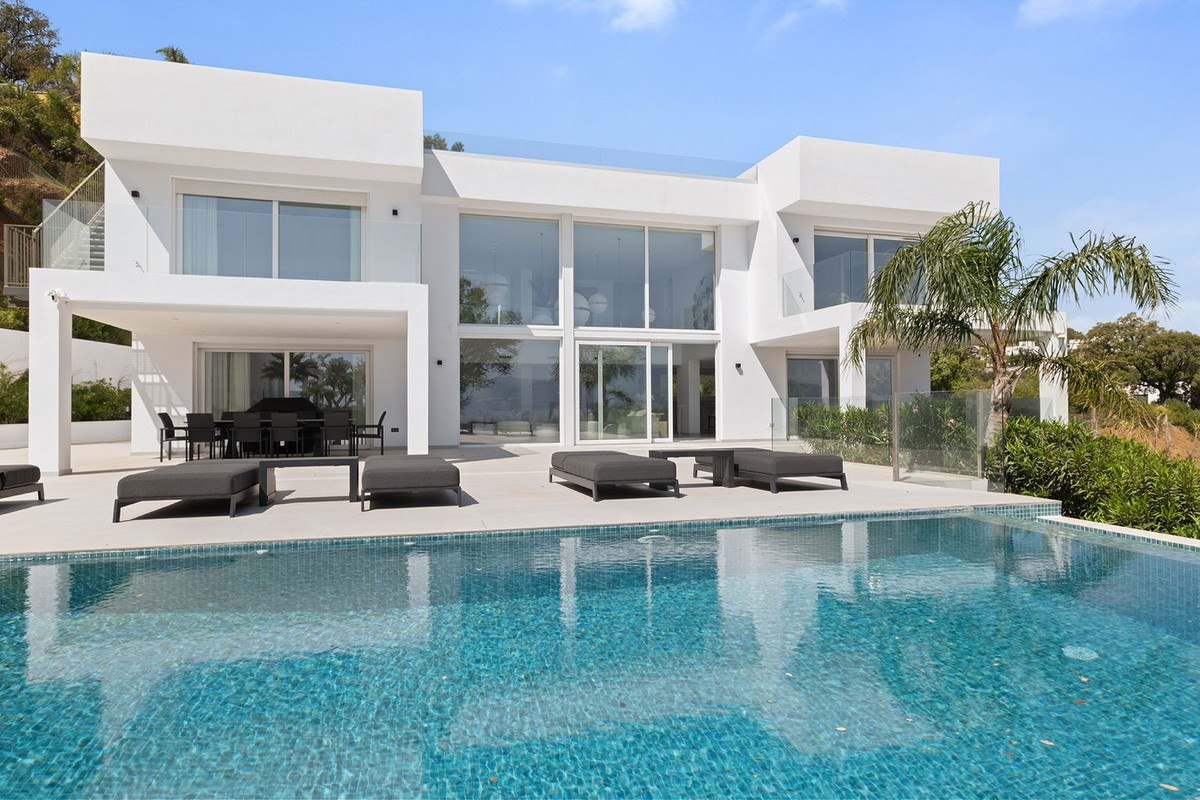 4 Bed Townhouse for sale in La Mairena Costa Del Sol, Málaga, Spain