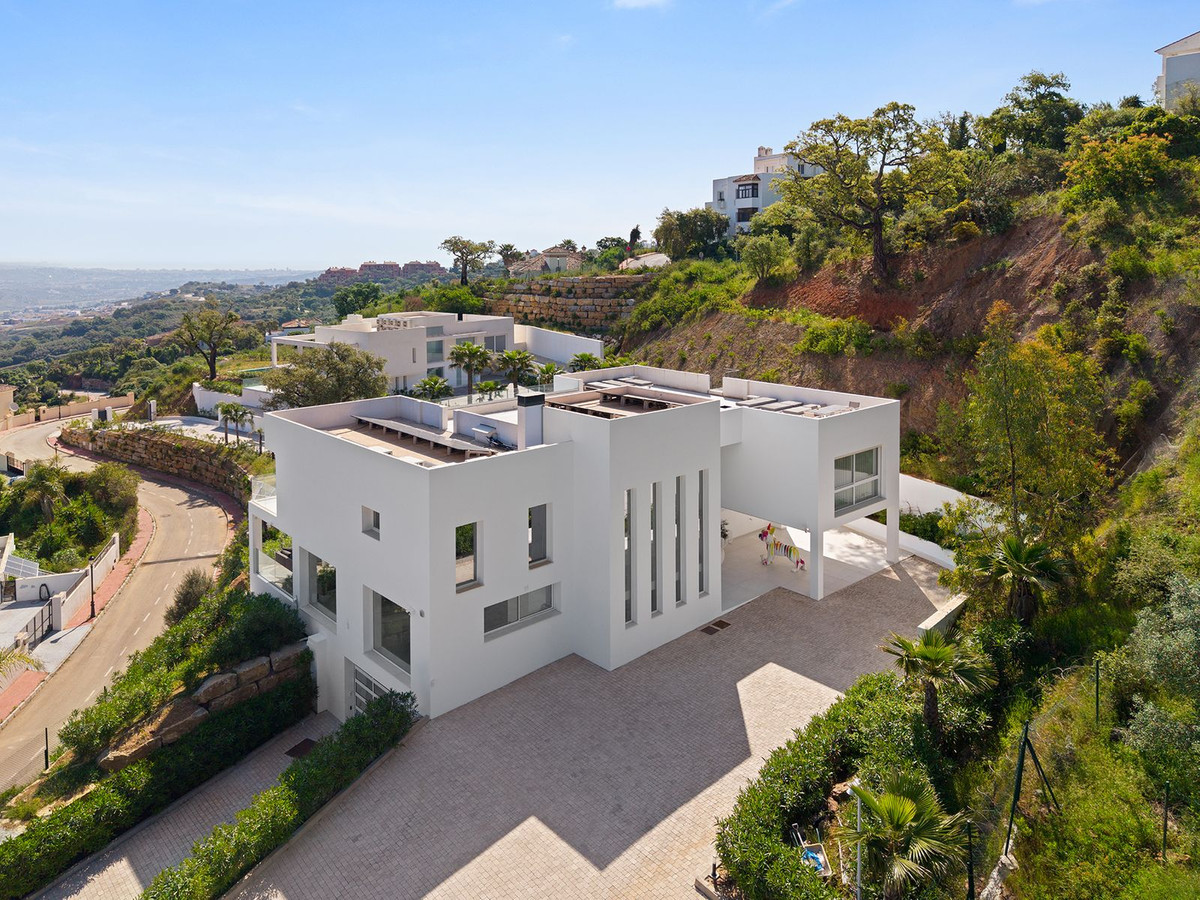 4 Bed Townhouse for sale in La Mairena Costa Del Sol, Málaga, Spain