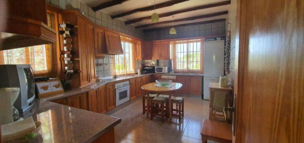 6 Bed Townhouse for sale in Ronda Costa Del Sol, Málaga, Spain