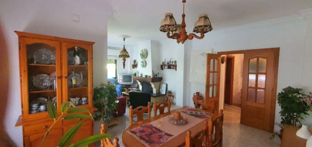 6 Bed Townhouse for sale in Ronda Costa Del Sol, Málaga, Spain