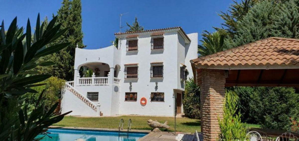6 Bed Townhouse for sale in Ronda Costa Del Sol, Málaga, Spain