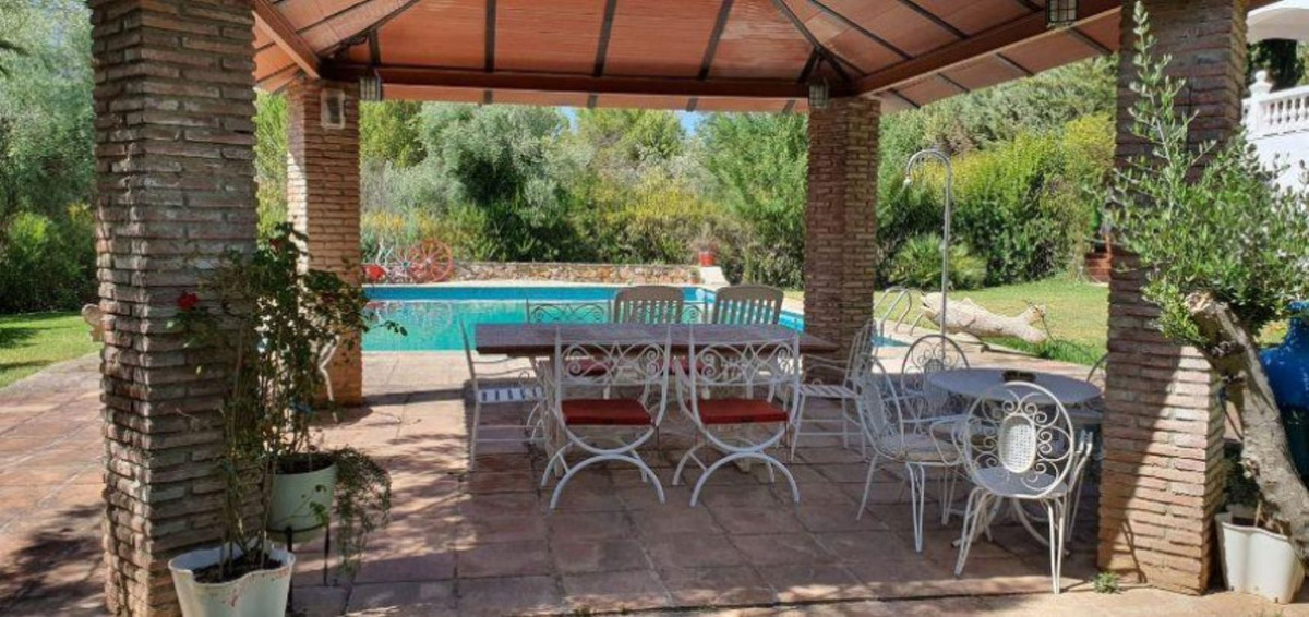 6 Bed Townhouse for sale in Ronda Costa Del Sol, Málaga, Spain
