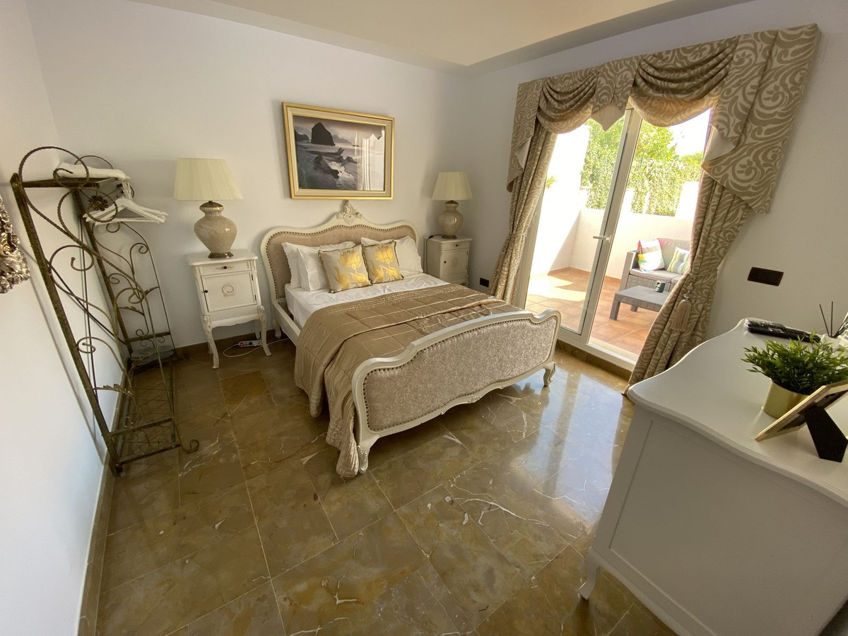 Se vende Villa - Chalet de 5 dormitorios en Costa Del Sol, Málaga, España