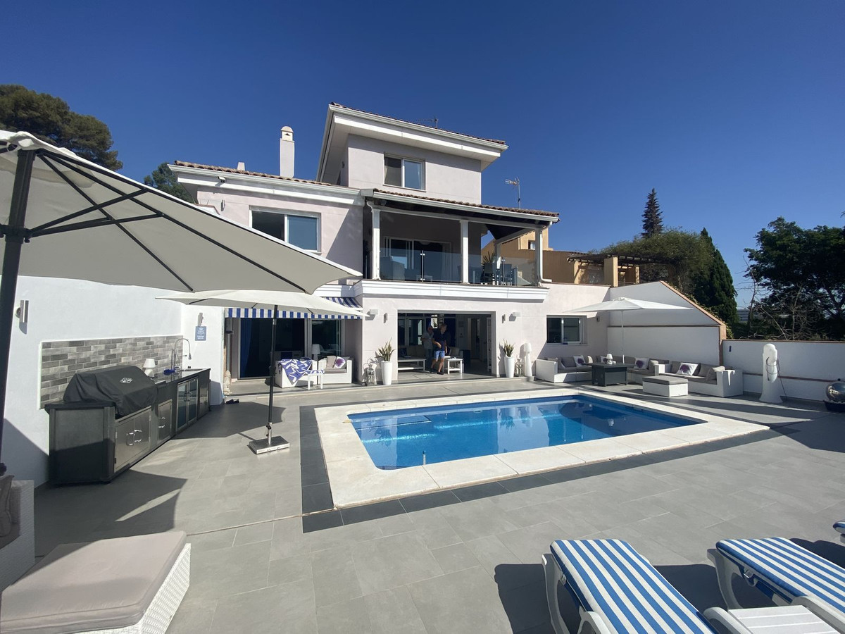 Se vende Villa - Chalet de 5 dormitorios en Costa Del Sol, Málaga, España