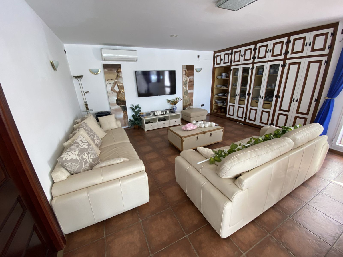 Se vende Villa - Chalet de 5 dormitorios en Costa Del Sol, Málaga, España