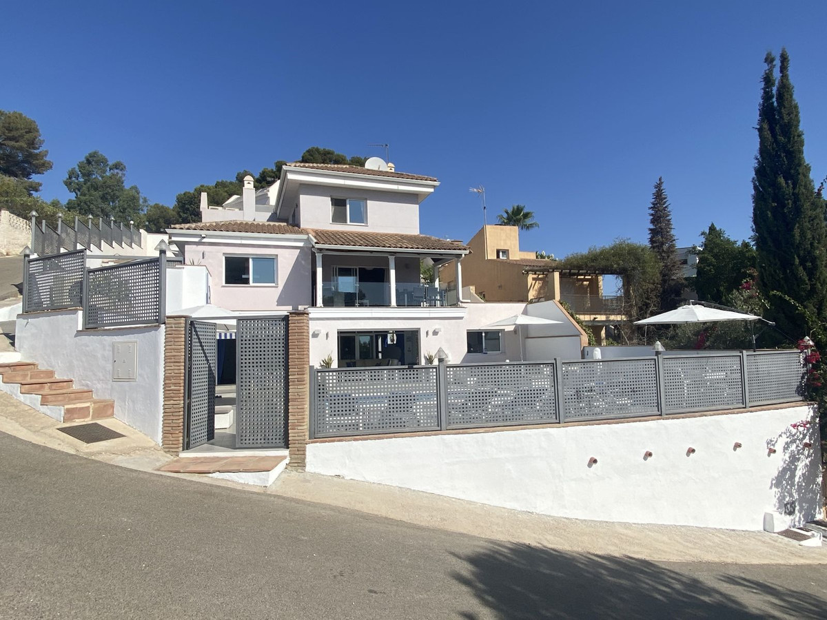 Se vende Villa - Chalet de 5 dormitorios en Costa Del Sol, Málaga, España
