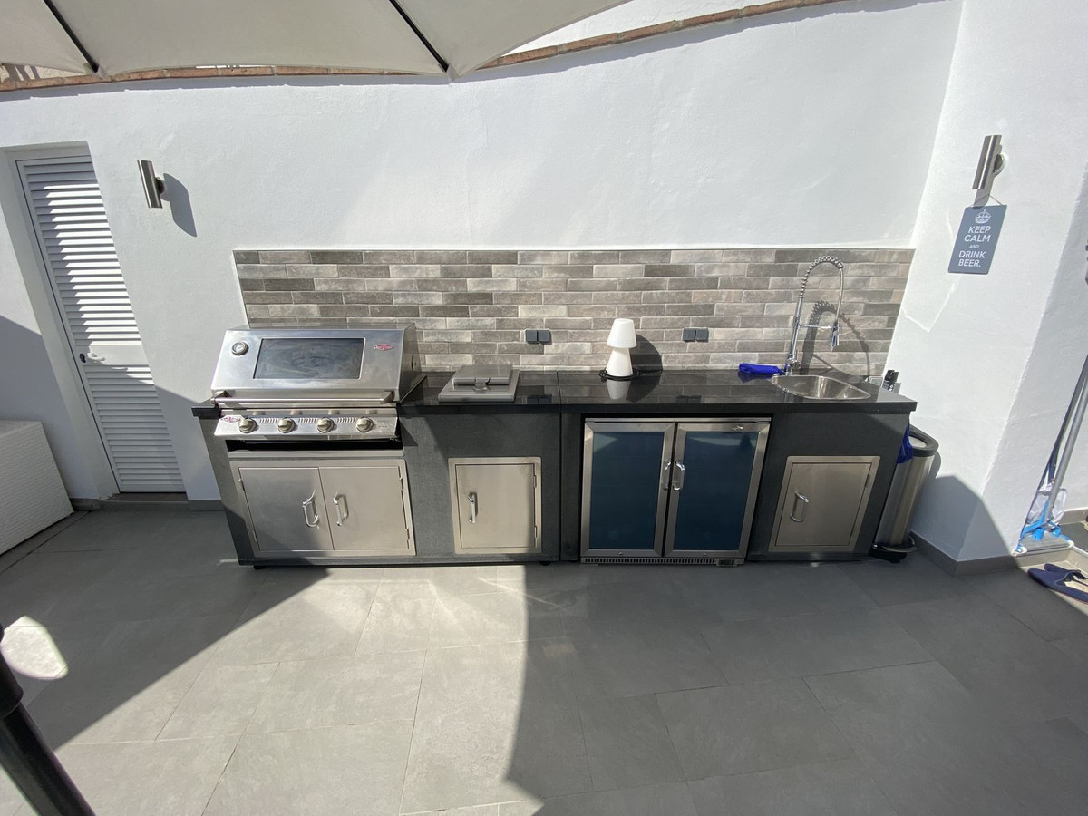 Se vende Villa - Chalet de 5 dormitorios en Costa Del Sol, Málaga, España