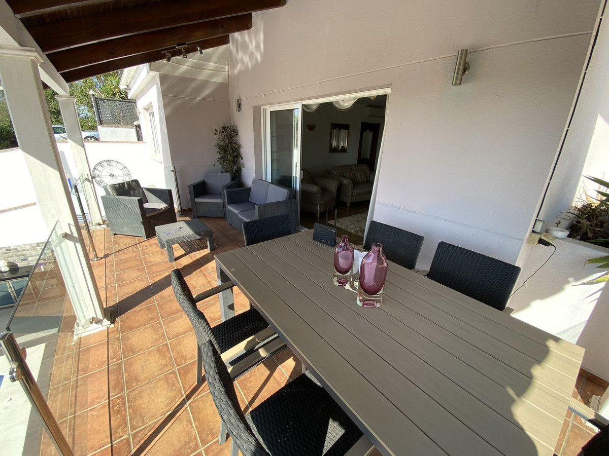 Se vende Villa - Chalet de 5 dormitorios en Costa Del Sol, Málaga, España