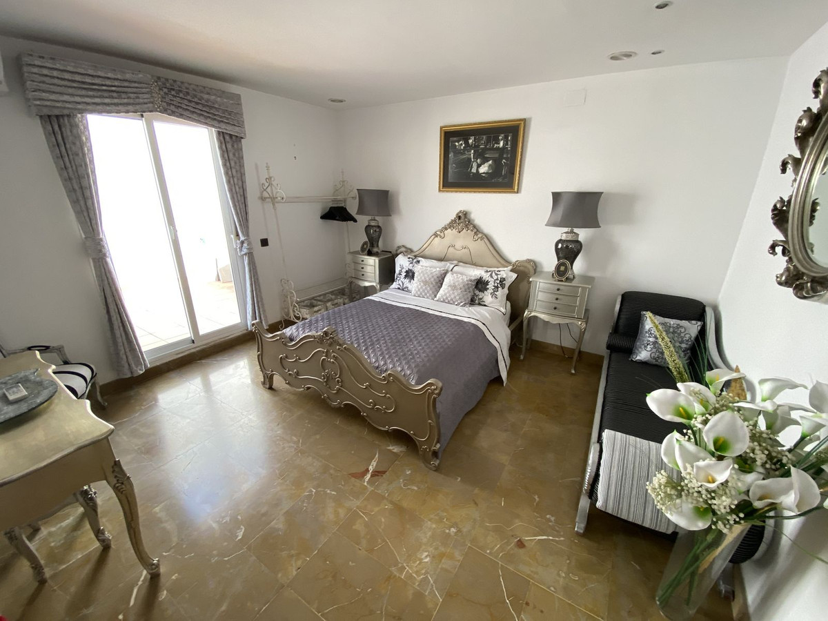 Se vende Villa - Chalet de 5 dormitorios en Costa Del Sol, Málaga, España