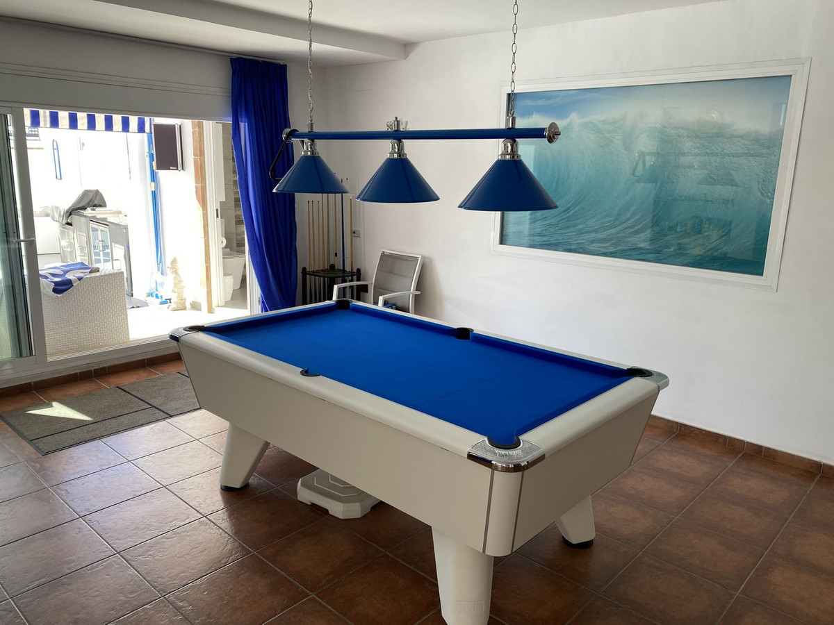 Se vende Villa - Chalet de 5 dormitorios en Costa Del Sol, Málaga, España