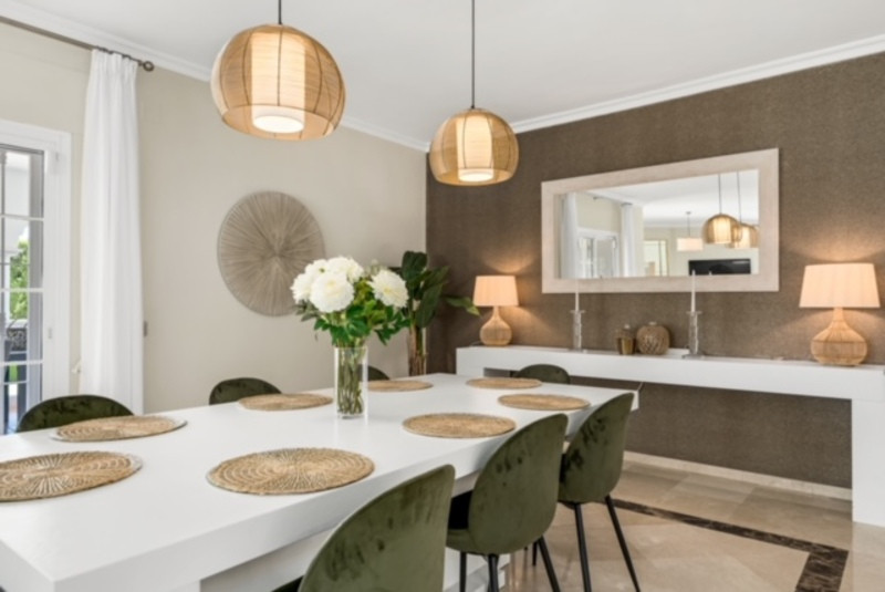 Se vende Villa - Chalet de 5 dormitorios en Costa Del Sol, Málaga, España