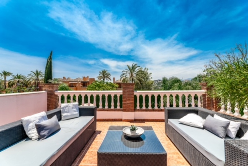 Se vende Villa - Chalet de 5 dormitorios en Costa Del Sol, Málaga, España
