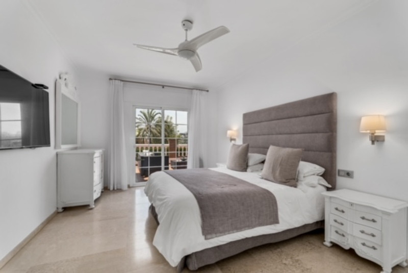 Se vende Villa - Chalet de 5 dormitorios en Costa Del Sol, Málaga, España
