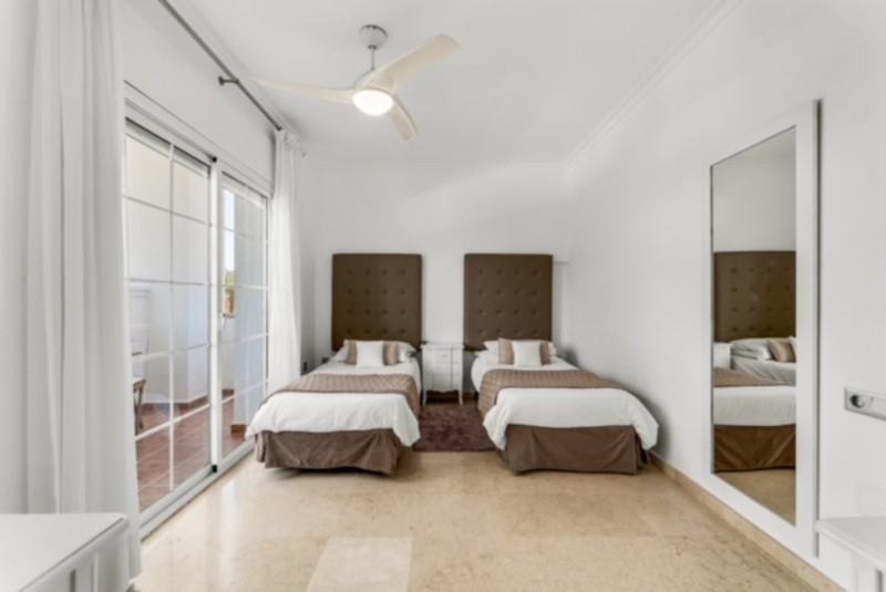 Se vende Villa - Chalet de 5 dormitorios en Costa Del Sol, Málaga, España