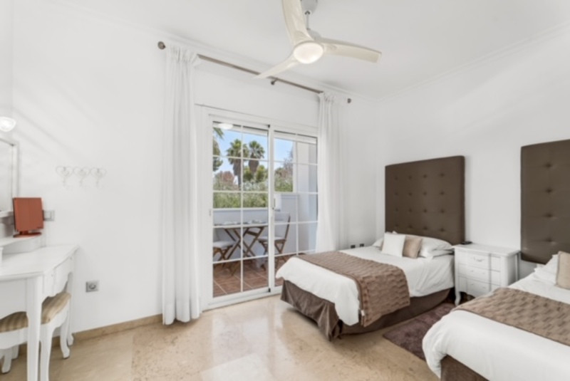 Se vende Villa - Chalet de 5 dormitorios en Costa Del Sol, Málaga, España
