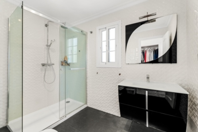 Se vende Villa - Chalet de 5 dormitorios en Costa Del Sol, Málaga, España
