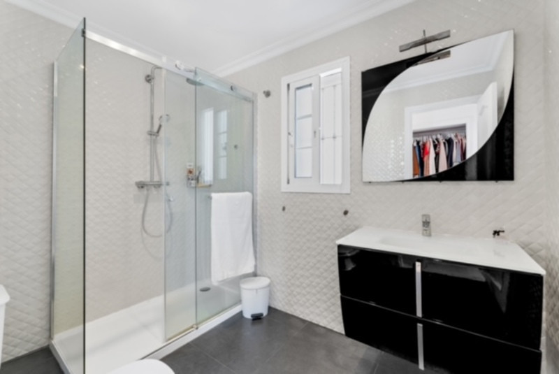 Se vende Villa - Chalet de 5 dormitorios en Costa Del Sol, Málaga, España