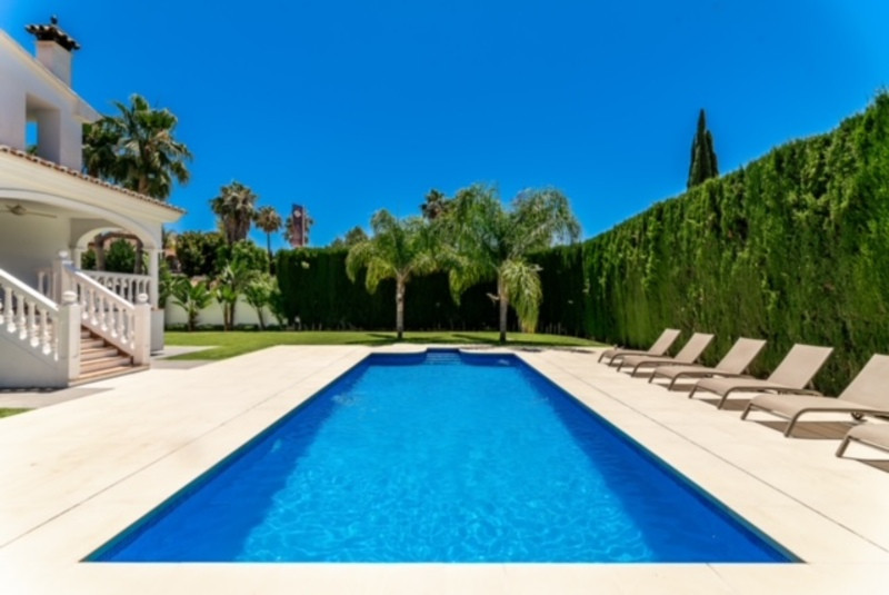 Se vende Villa - Chalet de 5 dormitorios en Costa Del Sol, Málaga, España