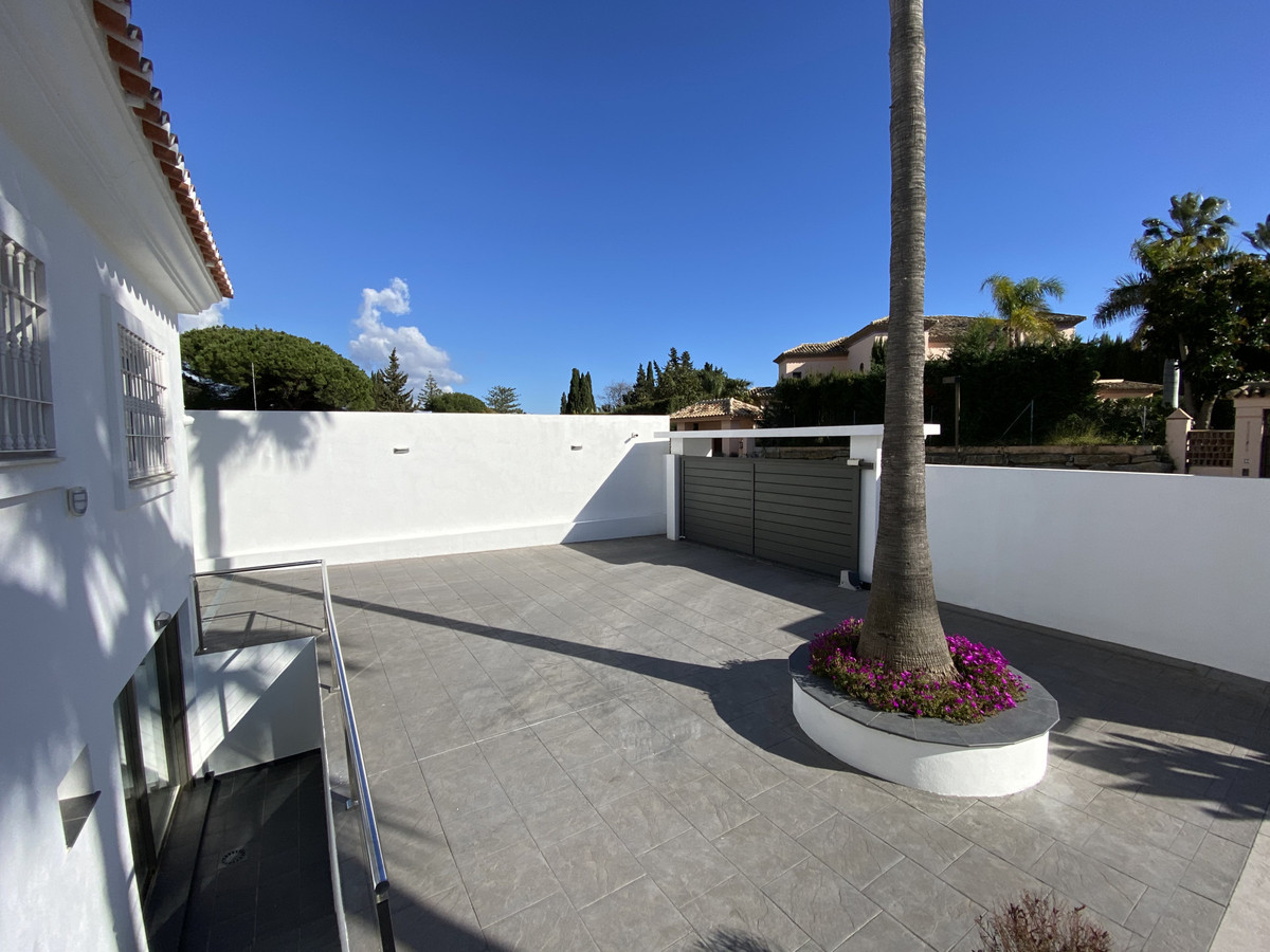 Se vende Villa - Chalet de 5 dormitorios en Costa Del Sol, Málaga, España