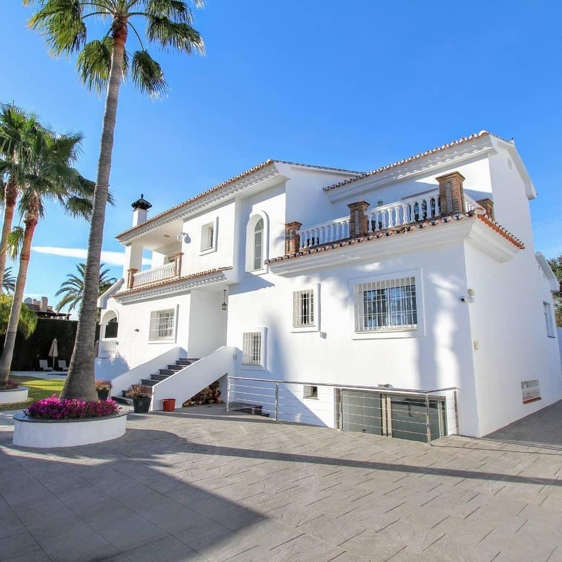 Se vende Villa - Chalet de 5 dormitorios en Costa Del Sol, Málaga, España