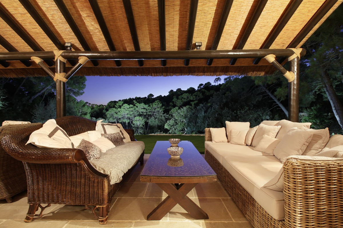 3 Bed Townhouse for sale in Benahavís Costa Del Sol, Málaga, Spain