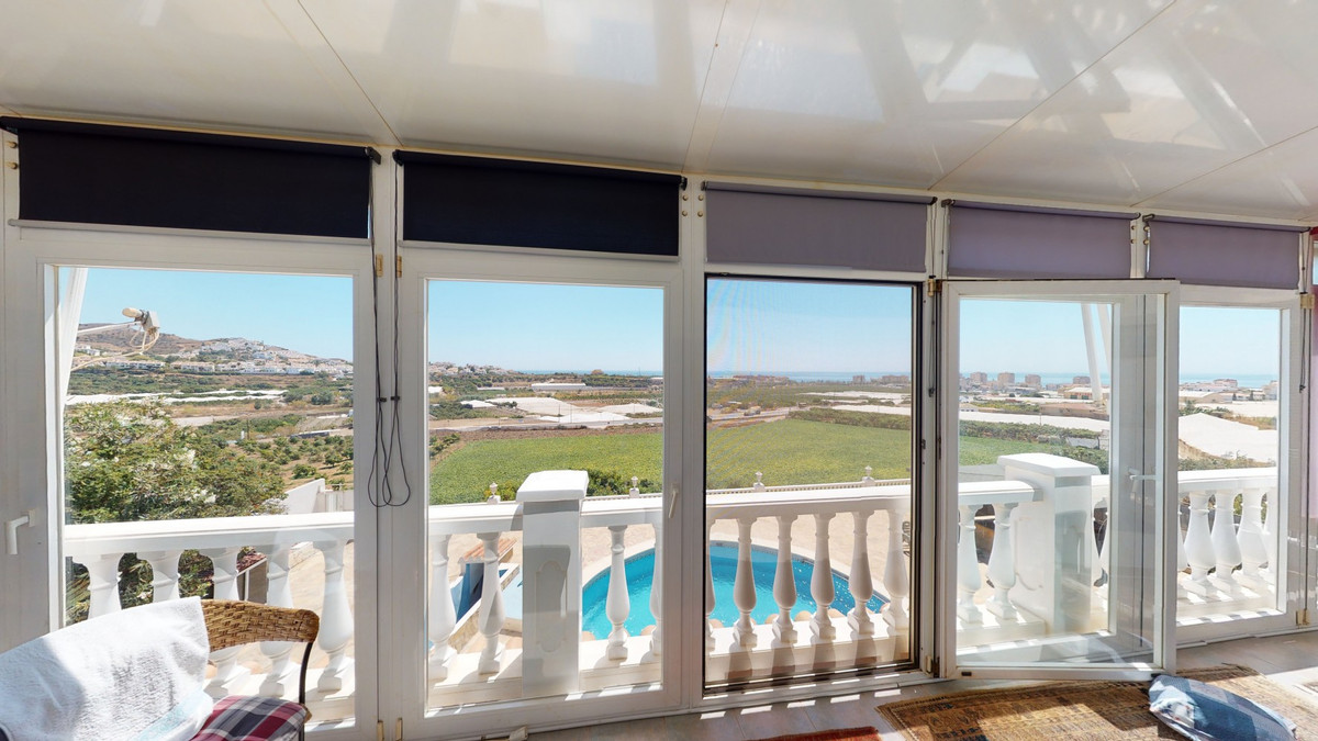 Se vende Villa - Chalet de 3 dormitorios en Costa Del Sol East, Málaga, España