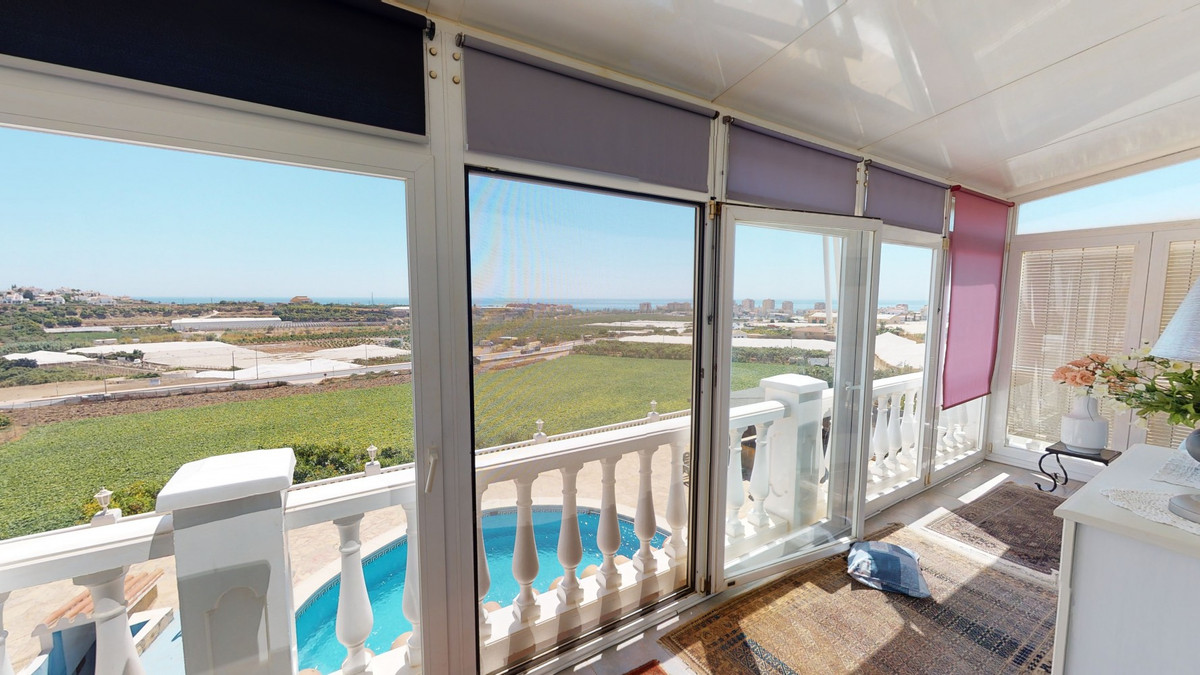 Se vende Villa - Chalet de 3 dormitorios en Costa Del Sol East, Málaga, España