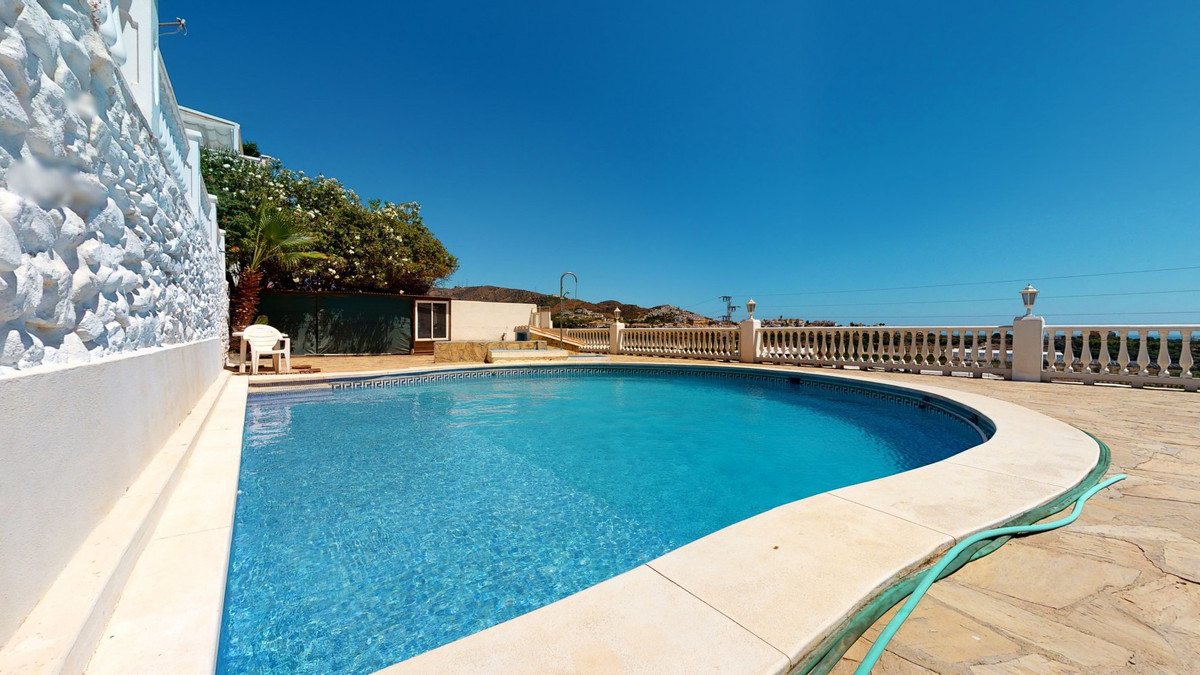 Se vende Villa - Chalet de 3 dormitorios en Costa Del Sol East, Málaga, España