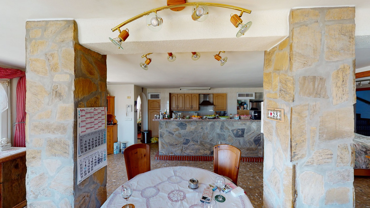 Se vende Villa - Chalet de 3 dormitorios en Costa Del Sol East, Málaga, España