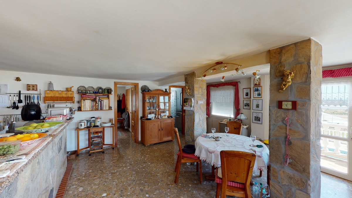 Se vende Villa - Chalet de 3 dormitorios en Costa Del Sol East, Málaga, España