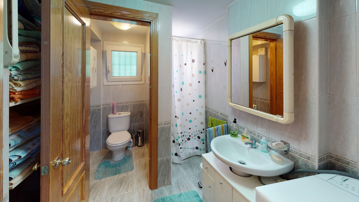 Se vende Villa - Chalet de 3 dormitorios en Costa Del Sol East, Málaga, España