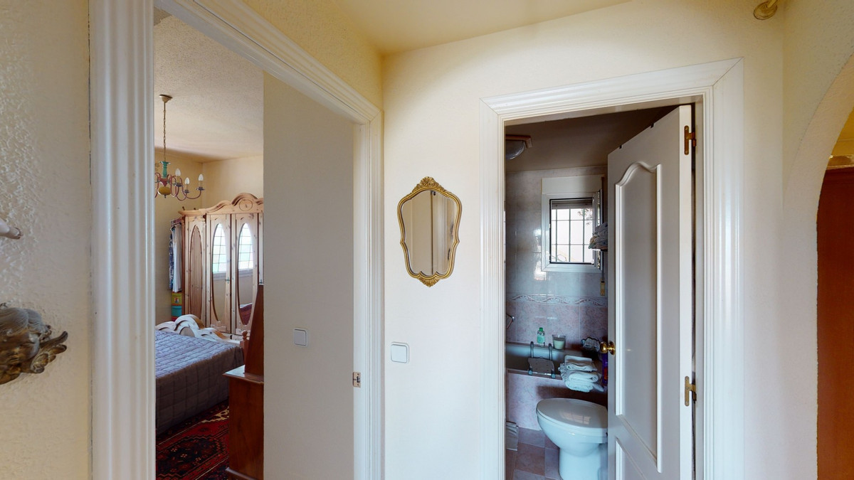 Se vende Villa - Chalet de 3 dormitorios en Costa Del Sol East, Málaga, España
