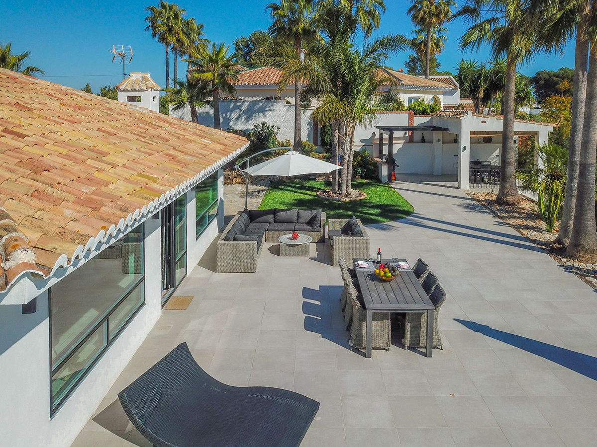 4 Bed Townhouse for sale in Sierrezuela Costa Del Sol, Málaga, Spain