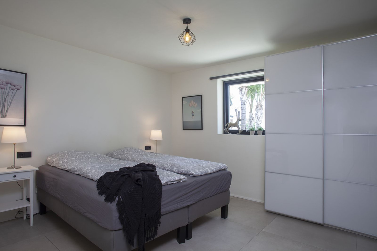 4 Bed Townhouse for sale in Sierrezuela Costa Del Sol, Málaga, Spain