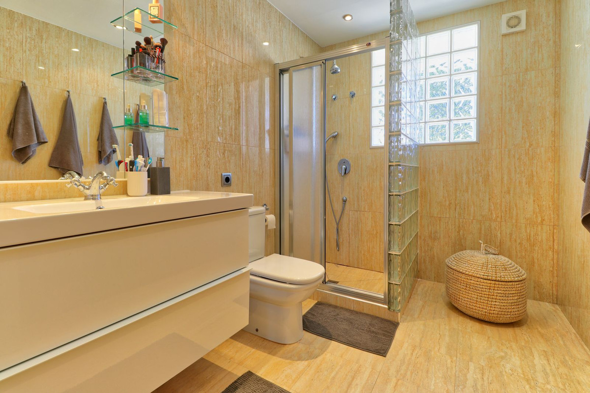 4 Bed Townhouse for sale in Sierrezuela Costa Del Sol, Málaga, Spain