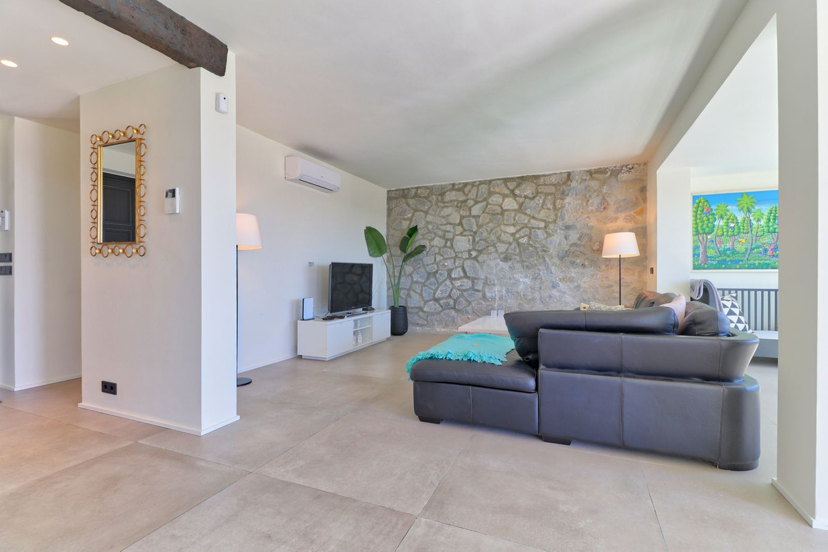 4 Bed Townhouse for sale in Sierrezuela Costa Del Sol, Málaga, Spain