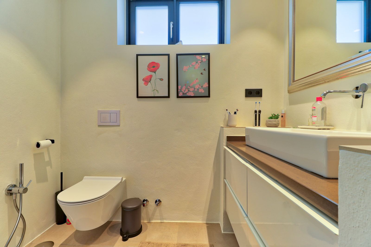 4 Bed Townhouse for sale in Sierrezuela Costa Del Sol, Málaga, Spain