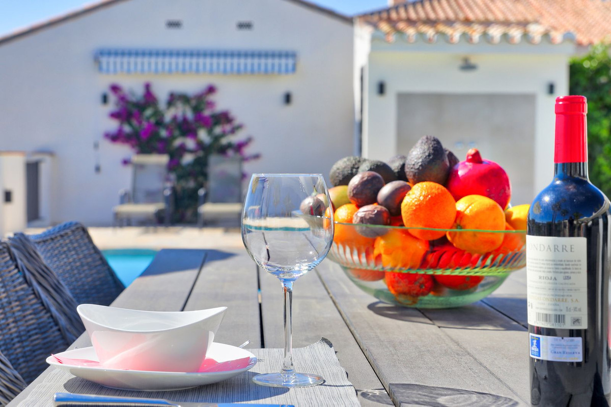 4 Bed Townhouse for sale in Sierrezuela Costa Del Sol, Málaga, Spain