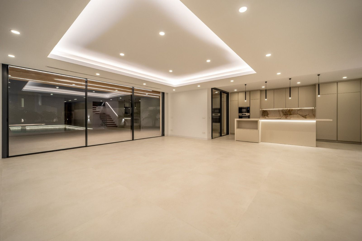 4 Bed Townhouse for sale in La Capellania Costa Del Sol, Málaga, Spain