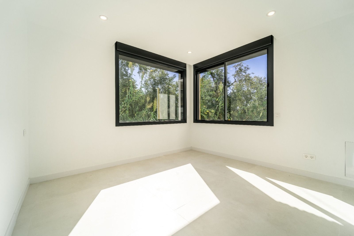 4 Bed Townhouse for sale in La Capellania Costa Del Sol, Málaga, Spain