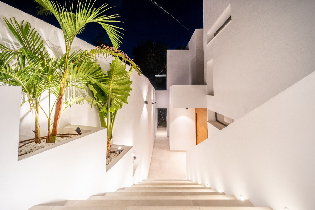 4 Bed Townhouse for sale in La Capellania Costa Del Sol, Málaga, Spain