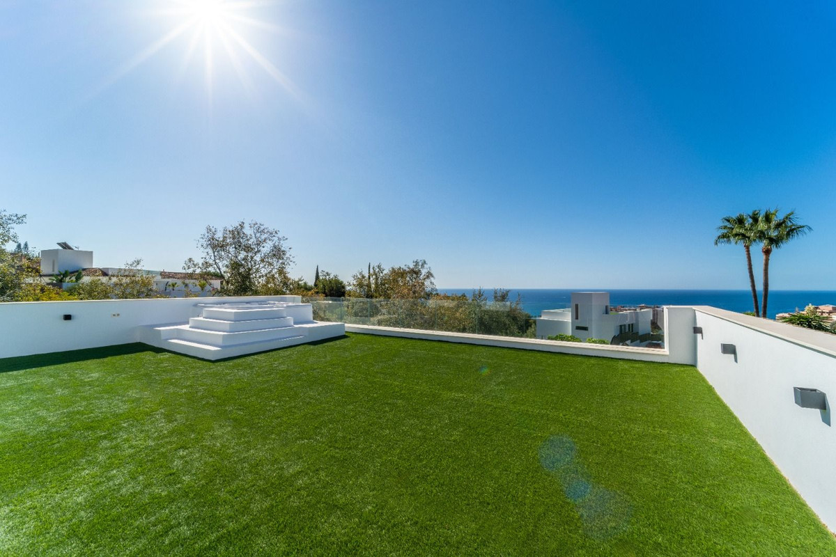 4 Bed Townhouse for sale in La Capellania Costa Del Sol, Málaga, Spain