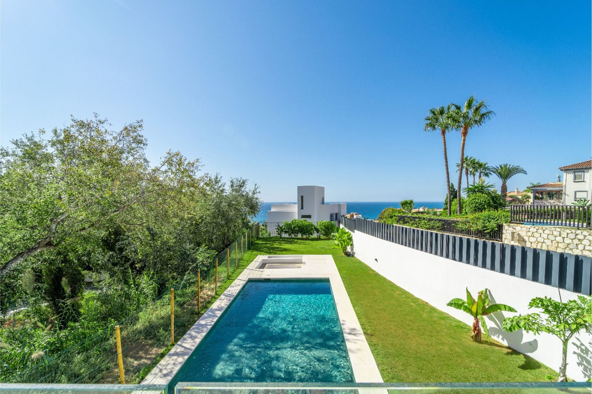 4 Bed Townhouse for sale in La Capellania Costa Del Sol, Málaga, Spain