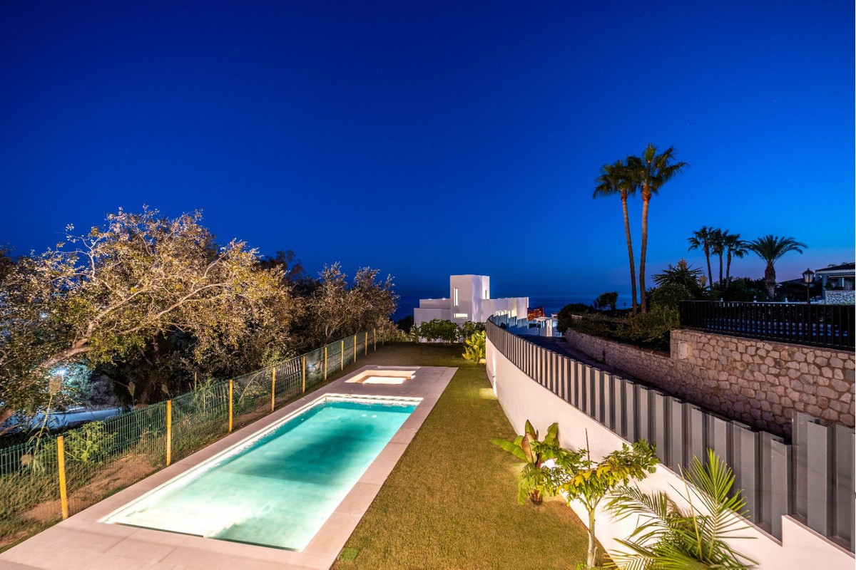 4 Bed Townhouse for sale in La Capellania Costa Del Sol, Málaga, Spain