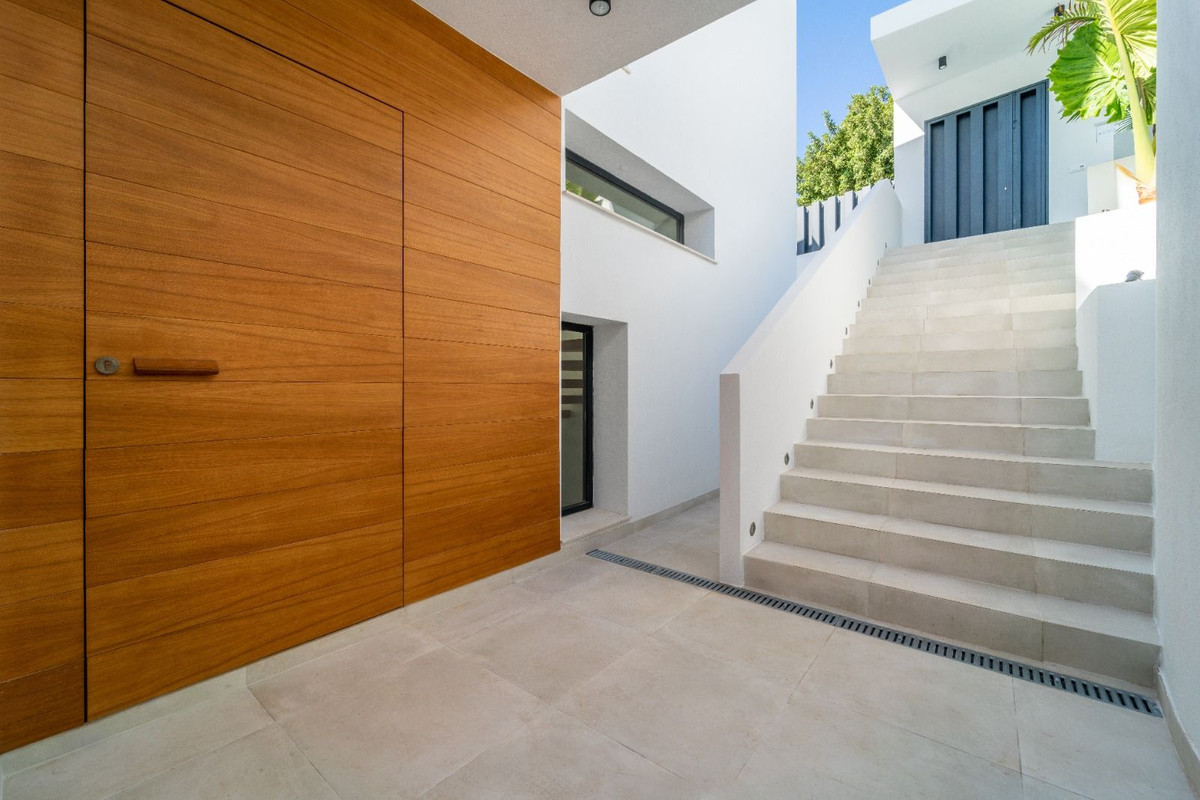 4 Bed Townhouse for sale in La Capellania Costa Del Sol, Málaga, Spain