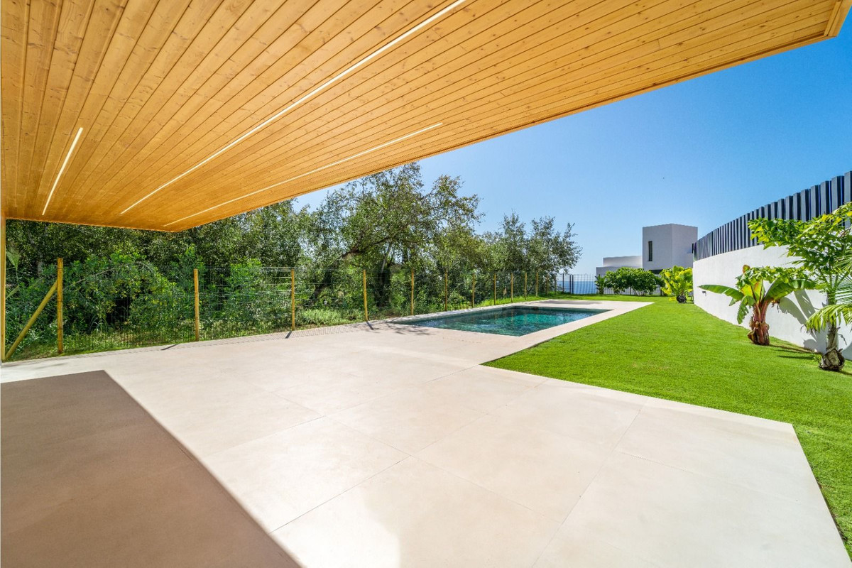 4 Bed Townhouse for sale in La Capellania Costa Del Sol, Málaga, Spain