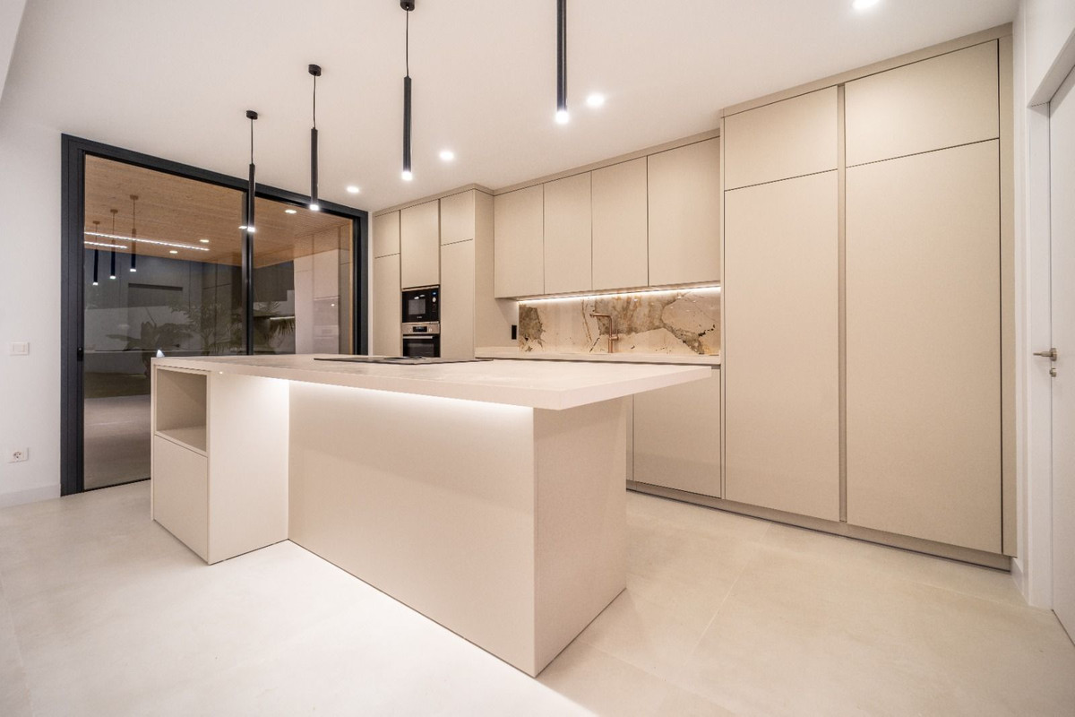 4 Bed Townhouse for sale in La Capellania Costa Del Sol, Málaga, Spain
