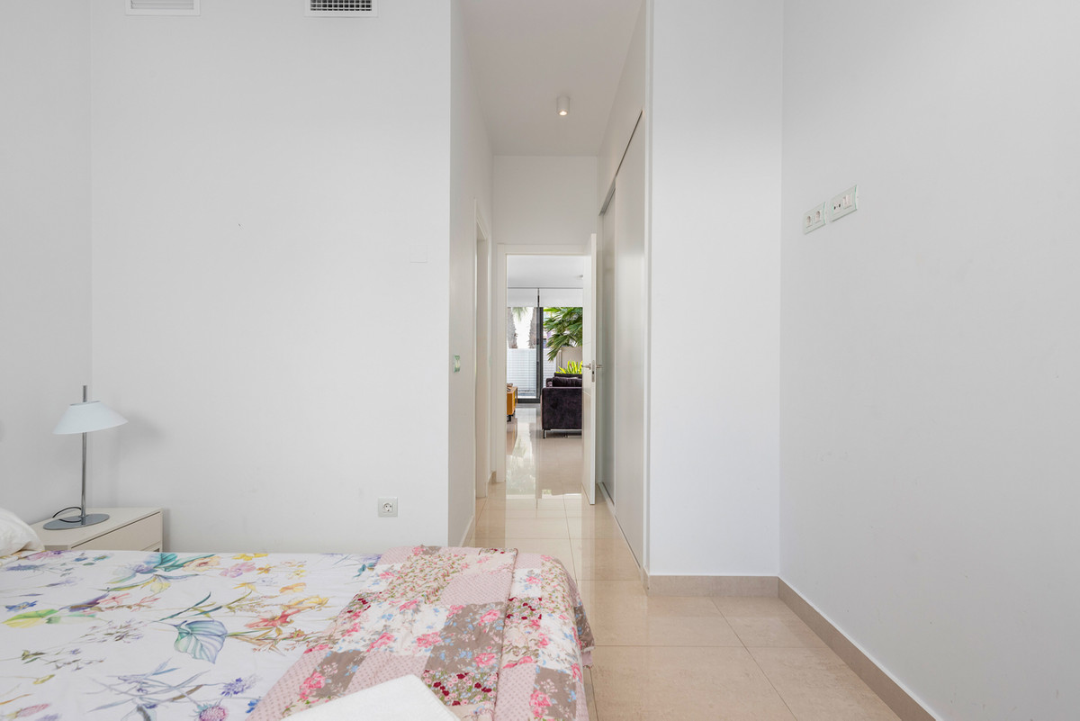 Se vende Villa - Chalet de 4 dormitorios en Costa Blanca, Alicante, España